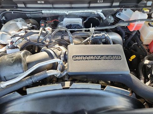 Used 2025 GMC Sierra 2500 SLT w/ SLT Premium Package AWD/4WD image 16