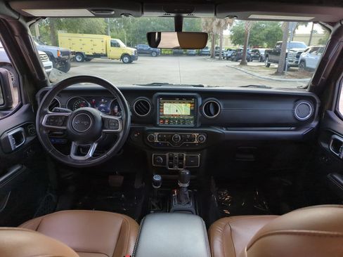 Used 2023 Jeep Wrangler Unlimited Sahara w/ Cold Weather Group AWD/4WD image 21
