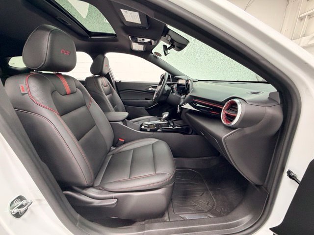 Certified 2024 Chevrolet Trax RS w/ Sunroof Package FWD image 26