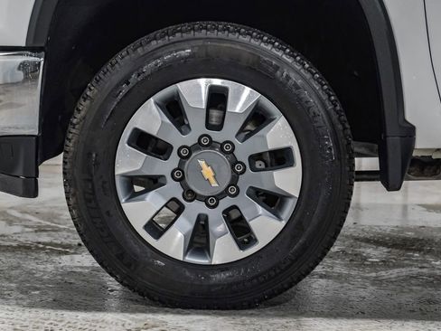 Used 2022 Chevrolet Silverado 2500 LT AWD/4WD image 58