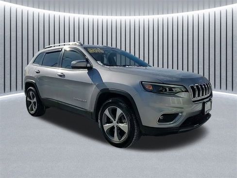 Used 2019 Jeep Cherokee Limited image 1
