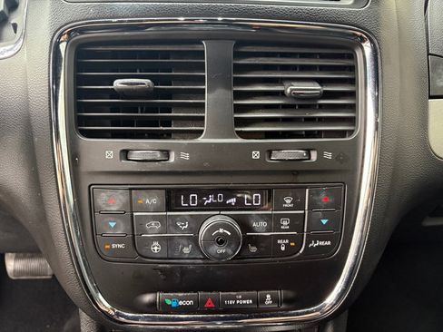 Used 2019 Dodge Grand Caravan GT image 31