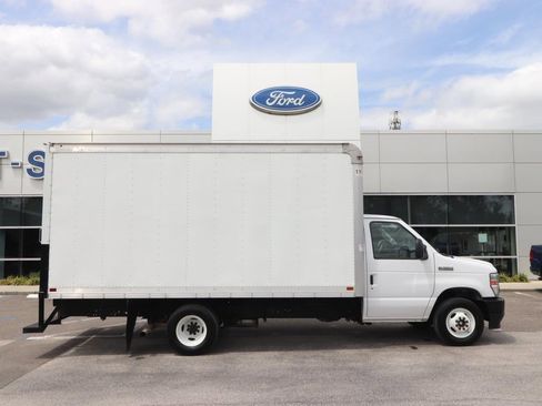 Used 2023 Ford E-350 and Econoline 350 Super Duty w/ Power Windows & Locks Group image 12
