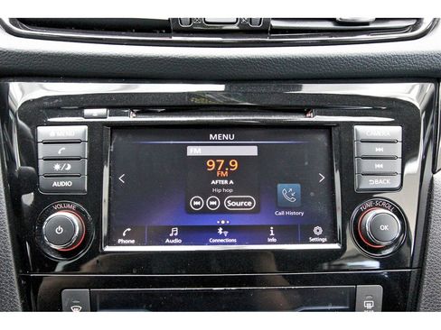 Certified 2022 Nissan Rogue Sport SV image 20