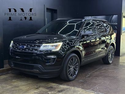 Used 2018 Ford Explorer XLT w/ XLT Appearance Package
