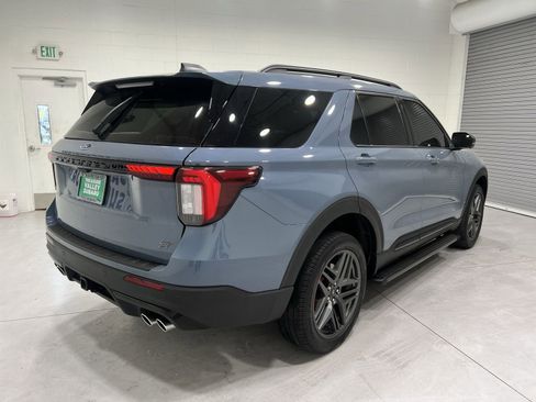 Used 2025 Ford Explorer ST w/ Sun And Sound Package AWD/4WD image 8
