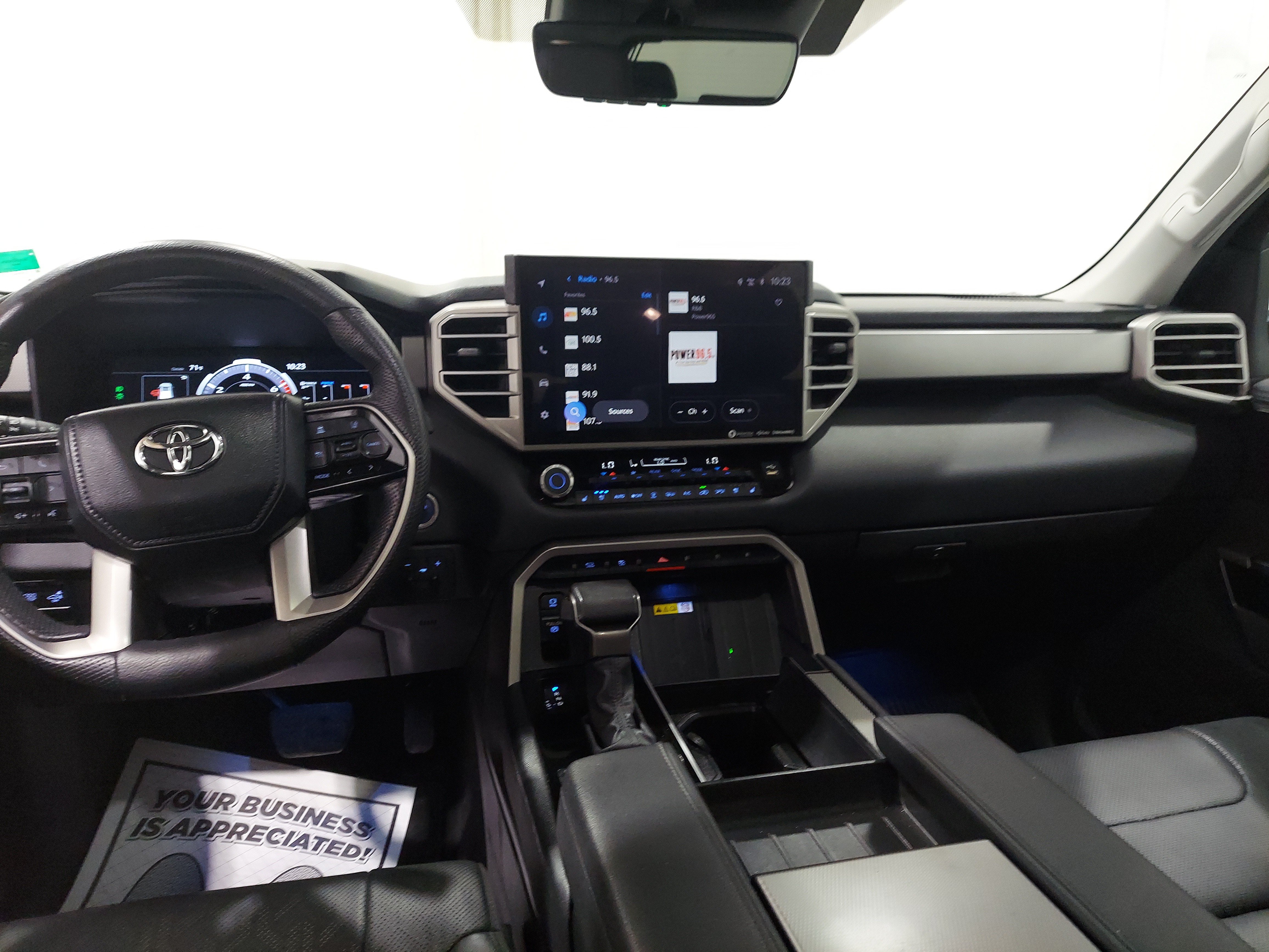 Used 2024 Toyota Sequoia Platinum AWD/4WD image 8