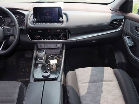Certified 2022 Nissan Rogue SV image 19