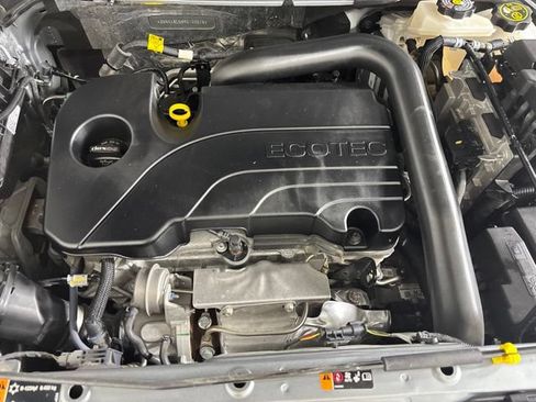 Used 2024 Chevrolet Equinox RS AWD/4WD image 33