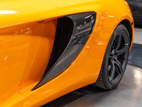 Used 2015 McLaren 650S Spider RWD image 55