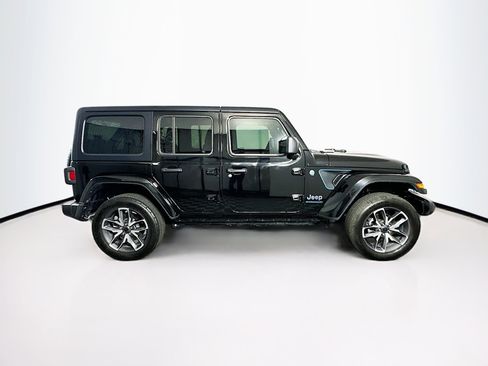 Used 2024 Jeep Wrangler Unlimited AWD/4WD image 10