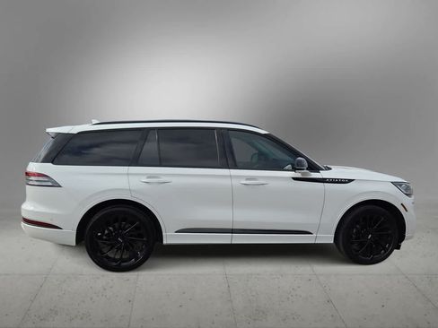Used 2023 Lincoln Aviator Reserve w/ Jet Package AWD/4WD image 9