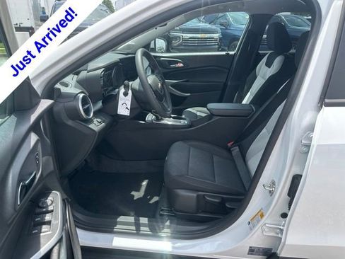 New 2026 Chevrolet Trax LS w/ LS Convenience Package FWD image 16