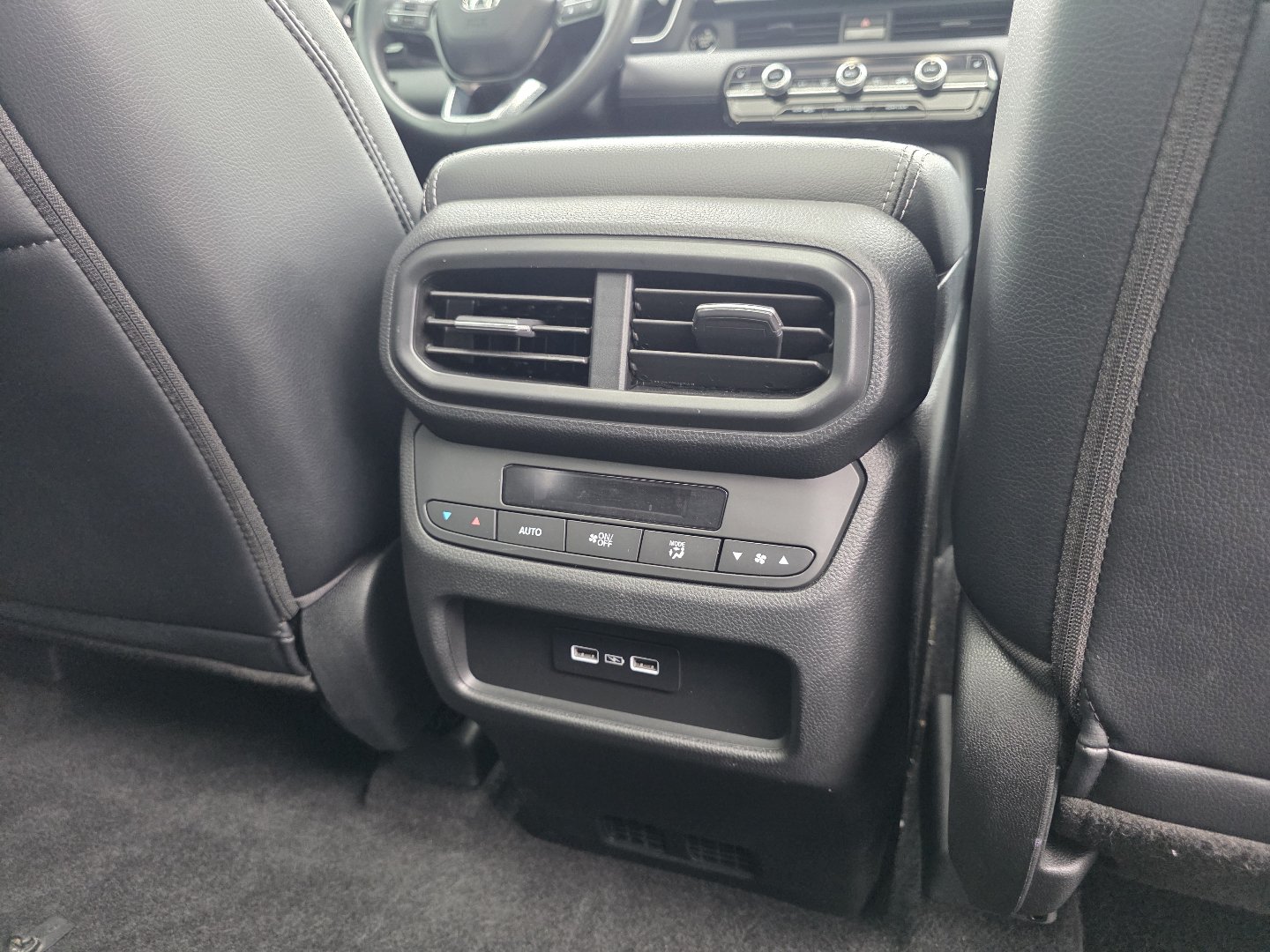 Certified 2023 Honda Pilot Touring image 23