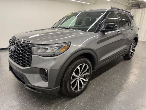 Used 2026 Ford Explorer ST-Line AWD/4WD image 4