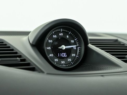 New 2025 Porsche Panamera image 17