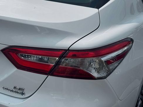 Used 2020 Toyota Camry LE FWD image 13