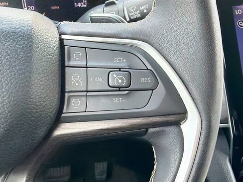 Used 2024 Jeep Grand Cherokee L Limited w/ Luxury Tech Group II AWD/4WD image 40