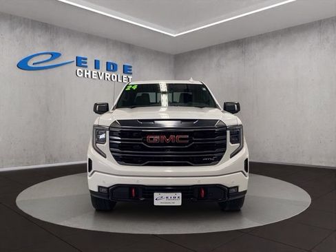 Used 2024 GMC Sierra 1500 AT4 w/ Technology Package AWD/4WD image 10