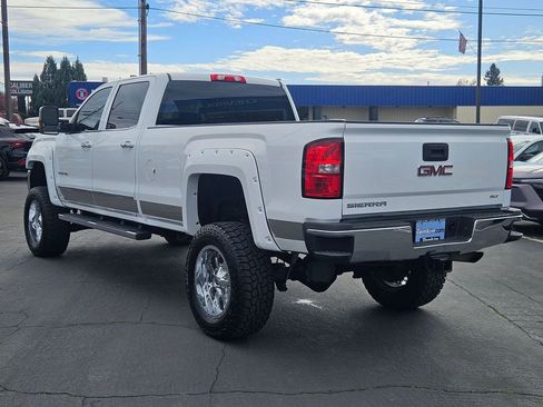 Used 2017 GMC Sierra 2500 SLT AWD/4WD image 4