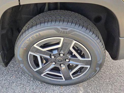 New 2026 Jeep Cherokee Laredo AWD/4WD image 5