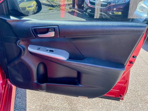 Used 2012 Toyota Camry SE FWD image 36