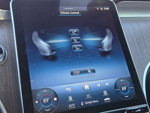 Used 2024 Mercedes-Benz GLC 43 AMG 4MATIC image 20