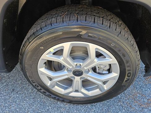 New 2026 Jeep Compass Latitude image 16