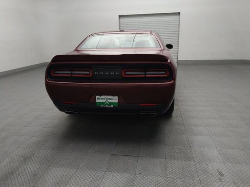 Used 2019 Dodge Challenger SXT image 7