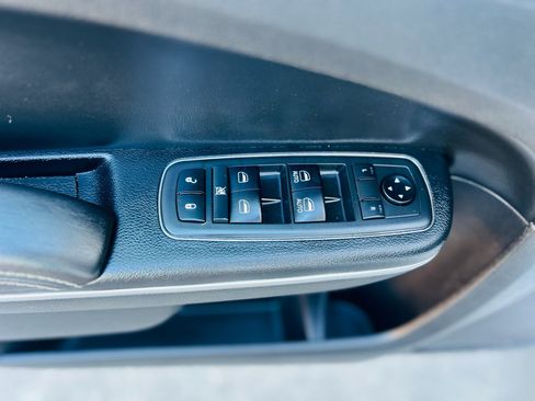 Used 2019 Chrysler 300 S w/ S Model Appearance Package RWD image 19