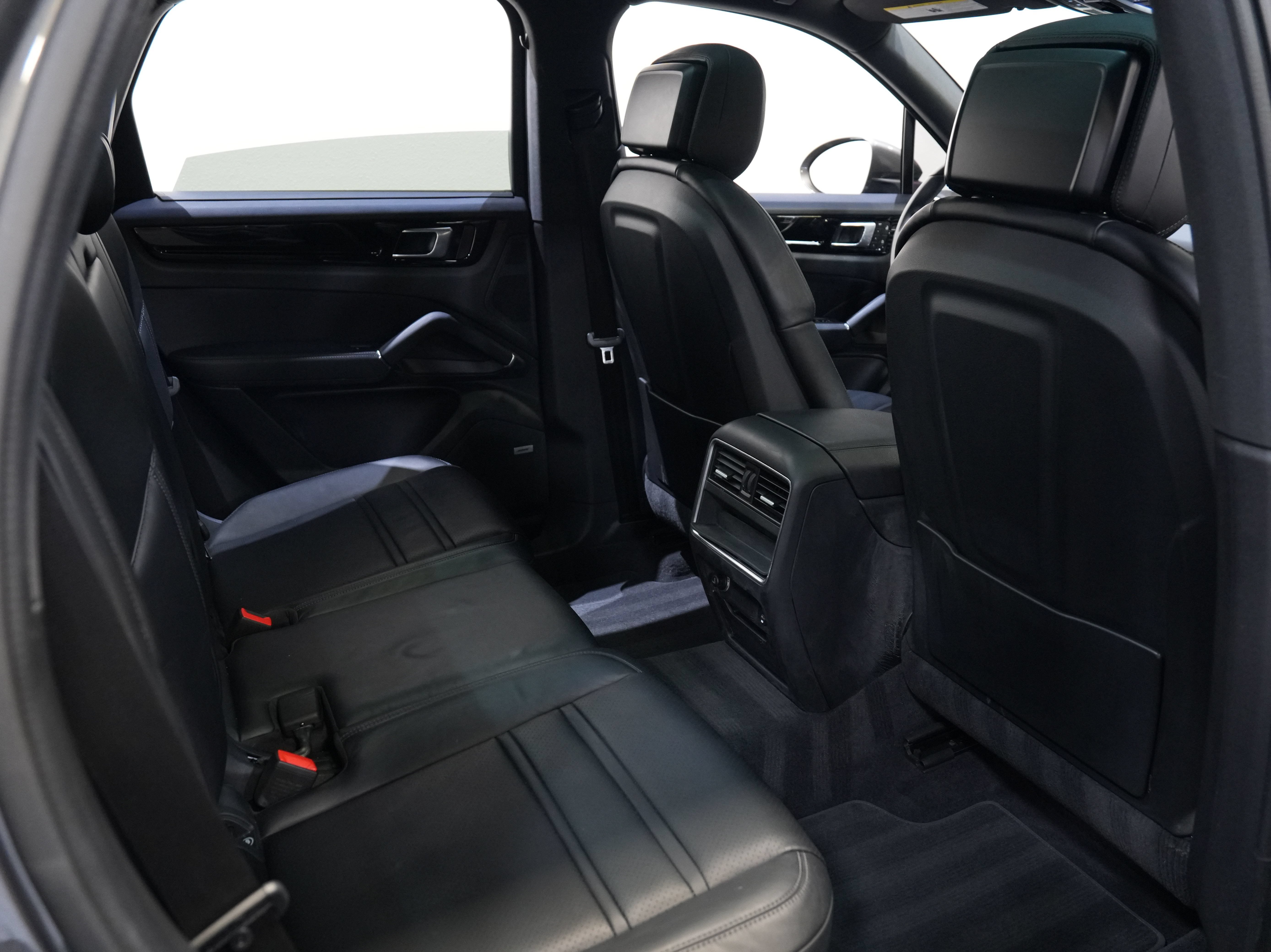 Used 2022 Porsche Cayenne E-Hybrid AWD/4WD image 38