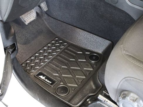 Used 2022 Jeep Wrangler Unlimited Sport w/ Sun And Sound Package AWD/4WD image 38