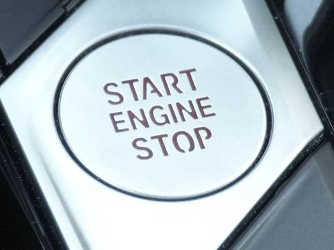 Certified 2025 BMW X4 xDrive30i image 29