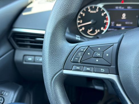 Used 2022 Nissan Altima 2.5 SV FWD image 19