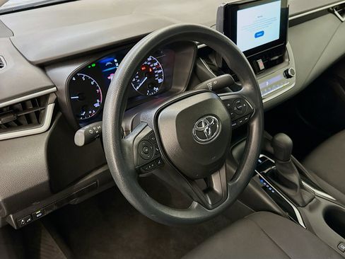 Used 2025 Toyota Corolla LE image 18