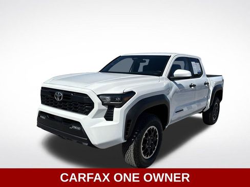 Used 2025 Toyota Tacoma TRD Off-Road AWD/4WD image 2