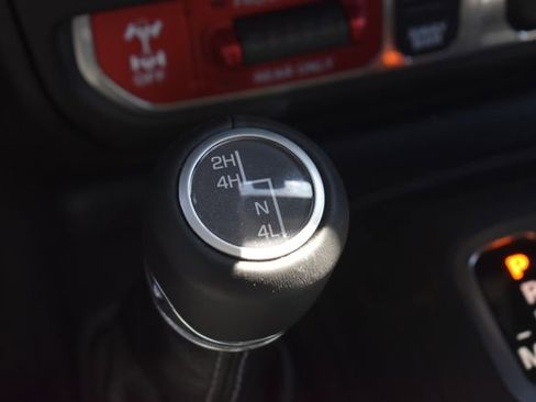 Used 2024 Jeep Wrangler Unlimited Rubicon w/ Convenience Group AWD/4WD image 28