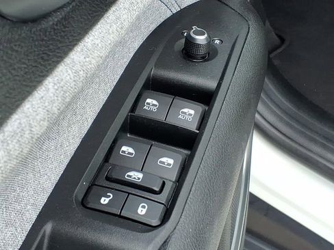 Used 2022 Jeep Compass Latitude AWD/4WD image 13
