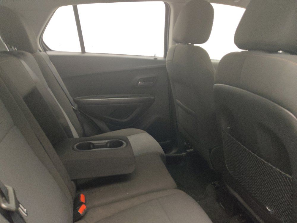 Used 2020 Chevrolet Trax LS FWD image 19