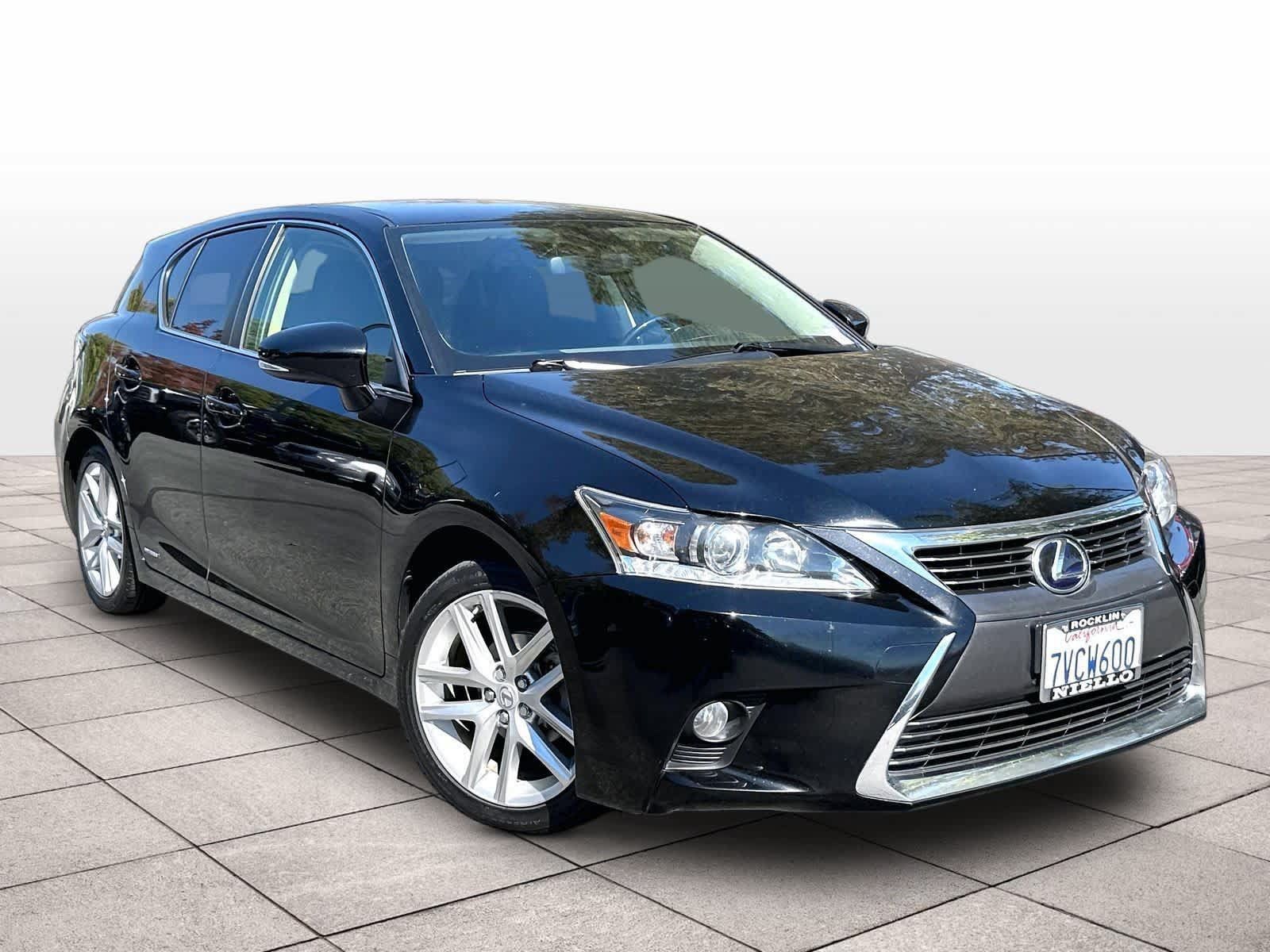 Used 2016 Lexus CT 200h w/ Accessory Package 2 FWD image 2