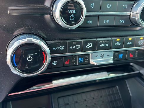 Used 2024 Ford F150 Platinum w/ FX4 Off-Road Package image 29