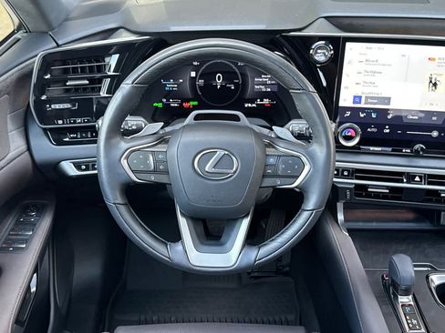 Used 2025 Lexus RX 450h AWD w/ Luxury Package image 15