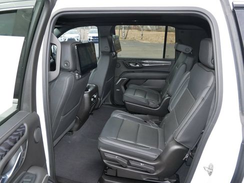 Used 2021 GMC Yukon XL Denali w/ Denali Ultimate Package AWD/4WD image 11