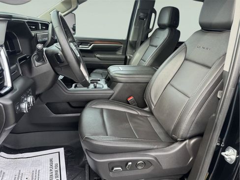 Used 2025 GMC Sierra 2500 Denali AWD/4WD image 17