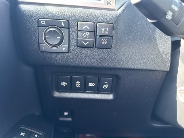 Used 2023 Lexus GX 460 Luxury w/ Sport Design Package AWD/4WD image 14