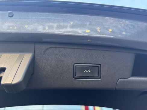 Used 2021 Volkswagen Atlas Cross Sport SEL image 20