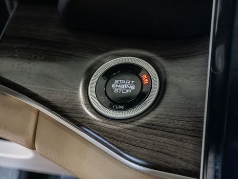New 2025 Jeep Grand Cherokee L Limited w/ Luxury Tech Group II AWD/4WD image 17