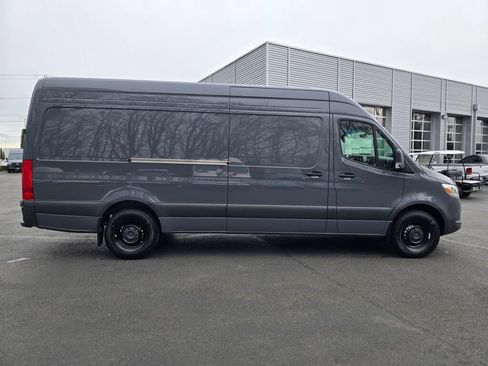 New 2025 Mercedes-Benz Sprinter 2500 image 6