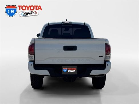 Used 2022 Toyota Tacoma TRD Sport image 4