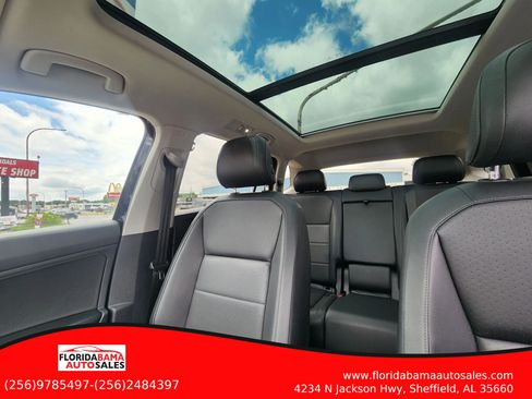 Used 2018 Volkswagen Tiguan SEL AWD/4WD image 19